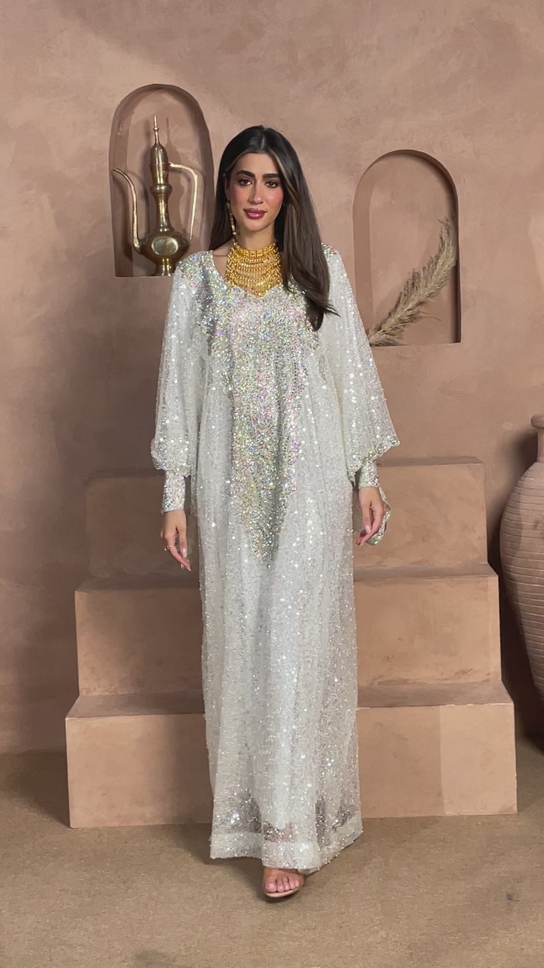 Luxury White Embellished Emirati Kaftan for Women – Elegant Arabic Modest Wear