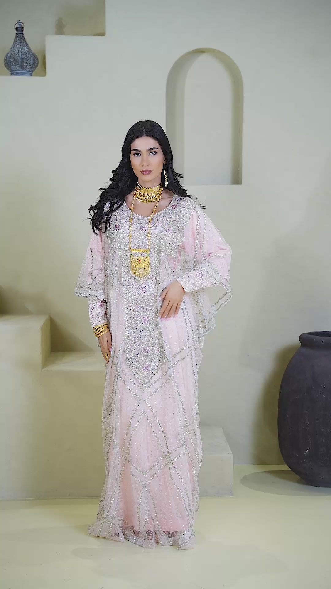 ثوب إمارتي وردي فاتح🌸